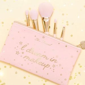 Too Faced Christmas Dreams Brush Set